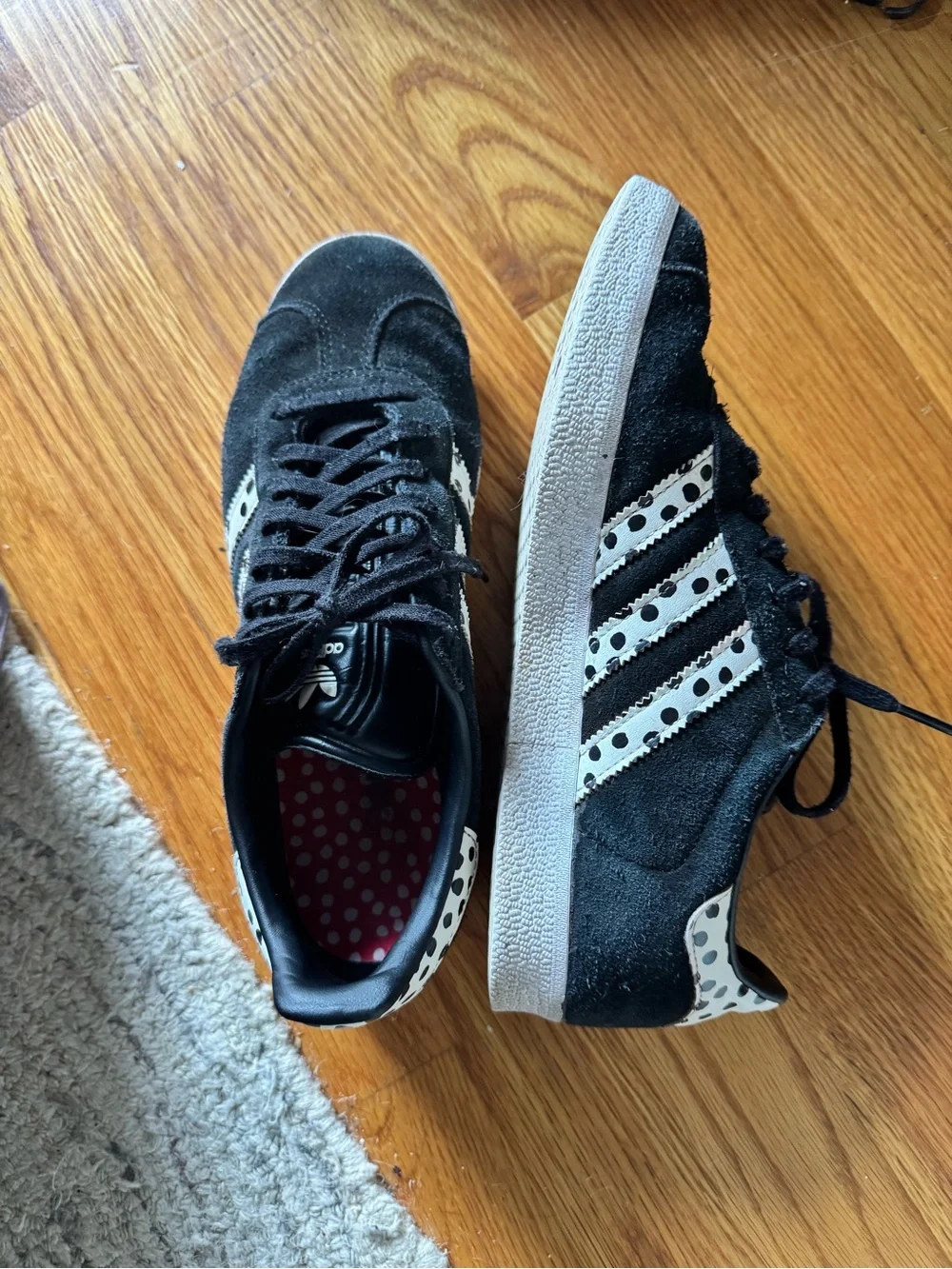 adidas Women's Black gazelle sneakers